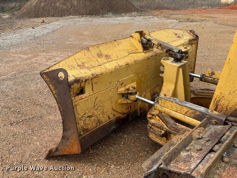 image for item FB3174 2002 Caterpillar D5G dozer