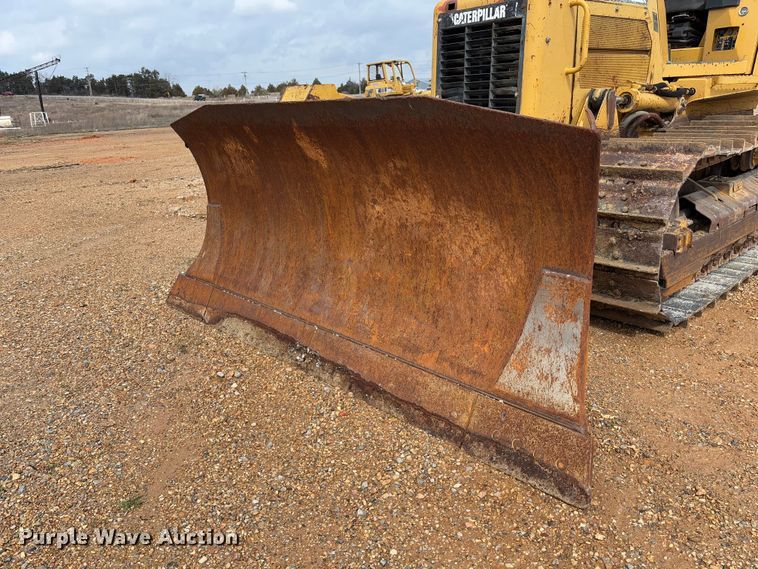 image for item FB3174 2002 Caterpillar D5G dozer