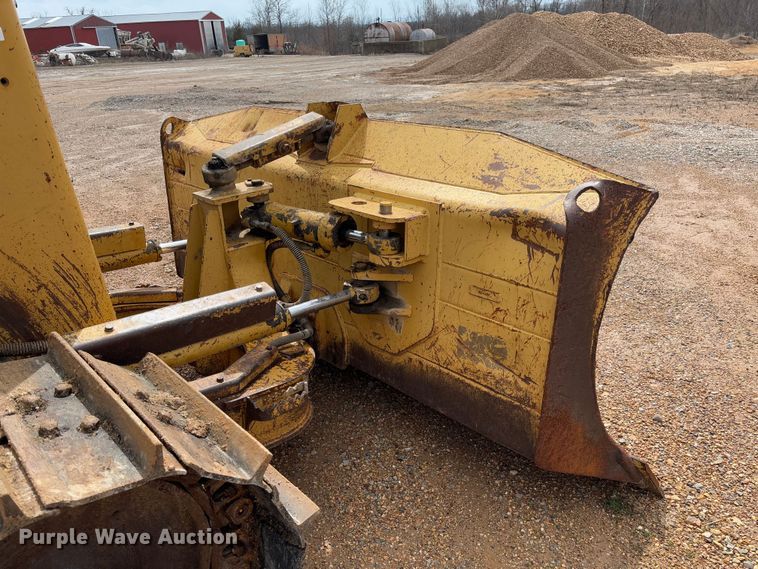 image for item FB3174 2002 Caterpillar D5G dozer