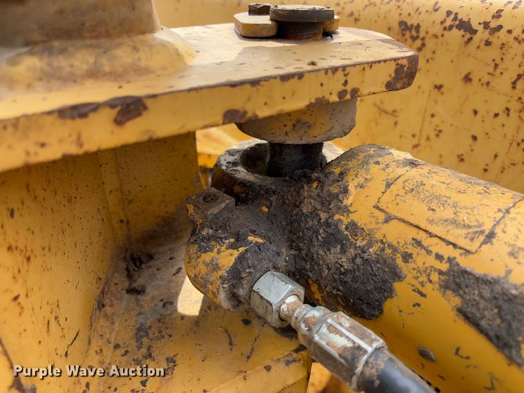 image for item FB3174 2002 Caterpillar D5G dozer