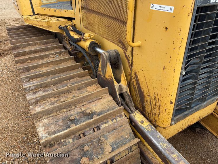 image for item FB3174 2002 Caterpillar D5G dozer