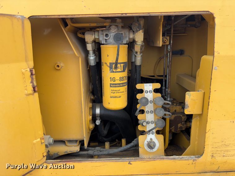 image for item FB3174 2002 Caterpillar D5G dozer