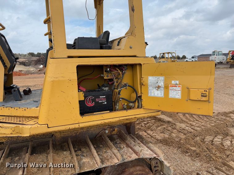 image for item FB3174 2002 Caterpillar D5G dozer
