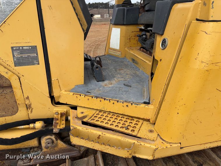 image for item FB3174 2002 Caterpillar D5G dozer