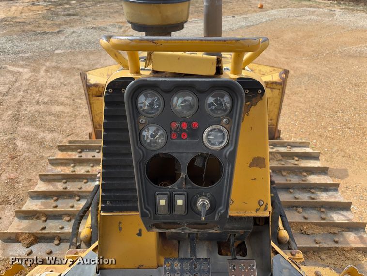 image for item FB3174 2002 Caterpillar D5G dozer