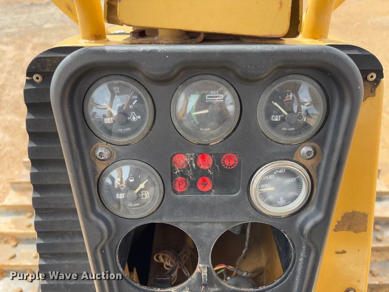 image for item FB3174 2002 Caterpillar D5G dozer