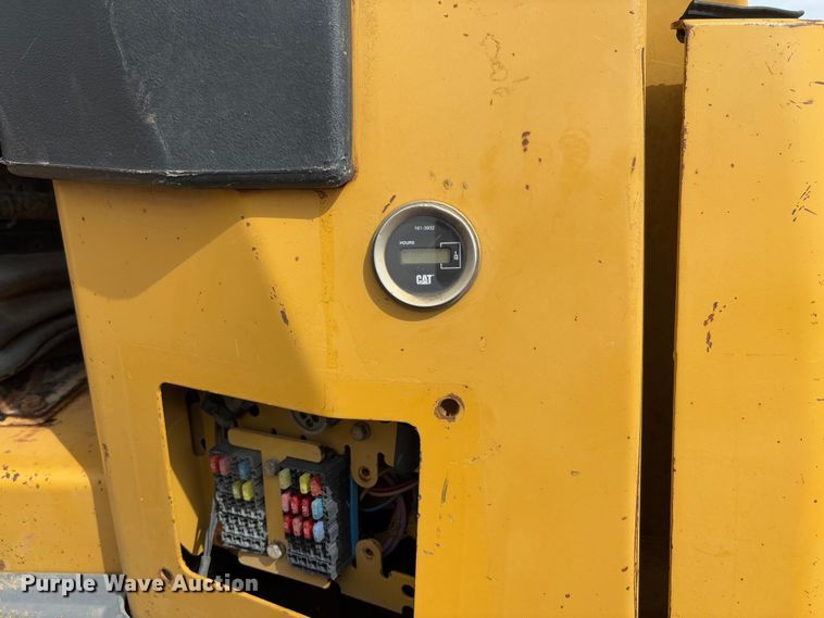 image for item FB3174 2002 Caterpillar D5G dozer