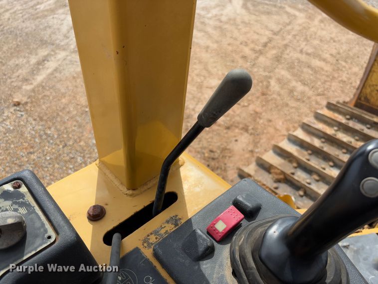 image for item FB3174 2002 Caterpillar D5G dozer