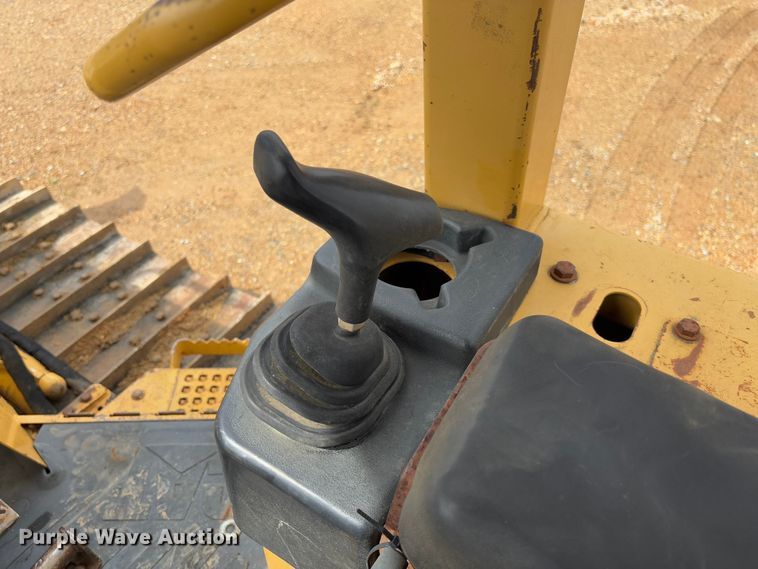 image for item FB3174 2002 Caterpillar D5G dozer