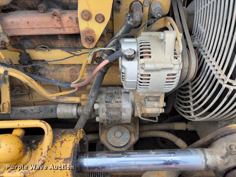 image for item FB3174 2002 Caterpillar D5G dozer