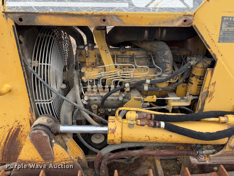 image for item FB3174 2002 Caterpillar D5G dozer