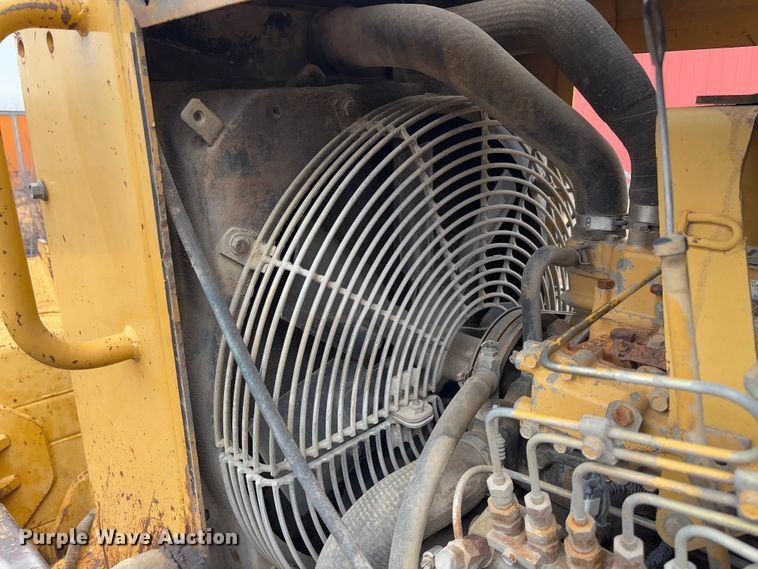 image for item FB3174 2002 Caterpillar D5G dozer