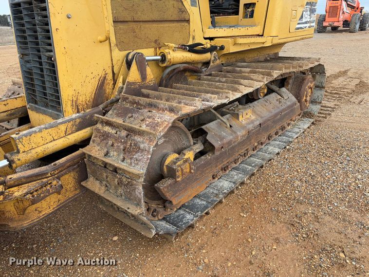 image for item FB3174 2002 Caterpillar D5G dozer