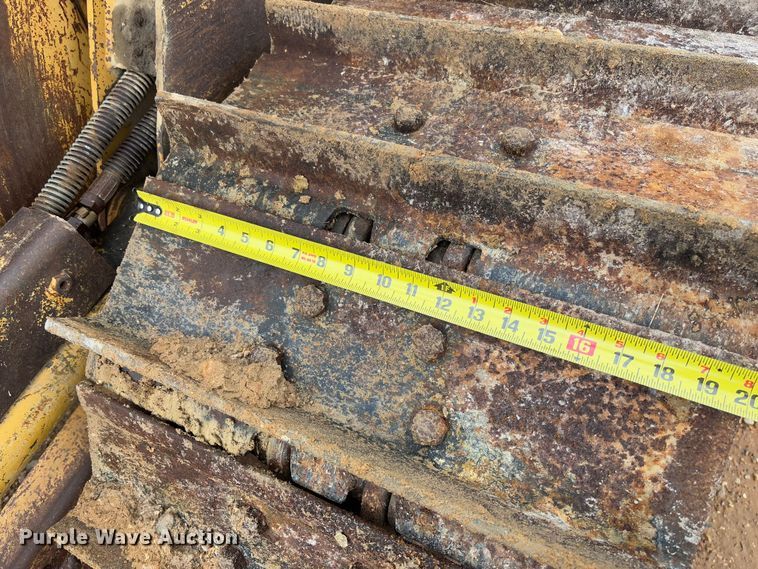 image for item FB3174 2002 Caterpillar D5G dozer