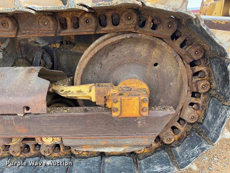 image for item FB3174 2002 Caterpillar D5G dozer