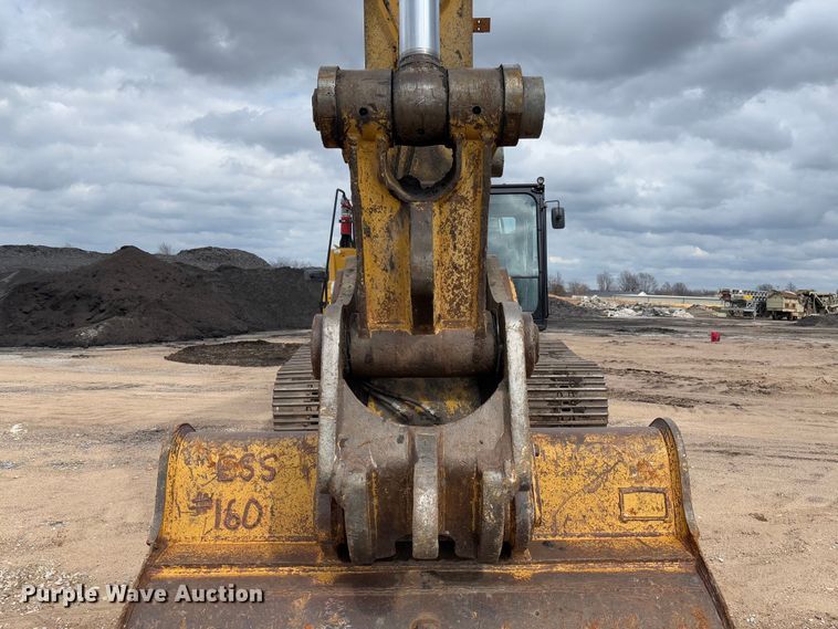 image for item FB3179 2018 Caterpillar 349FL excavator