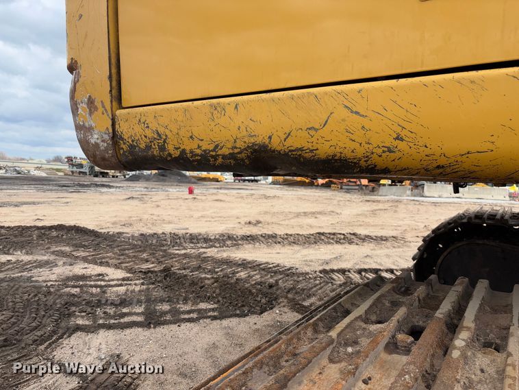 image for item FB3179 2018 Caterpillar 349FL excavator