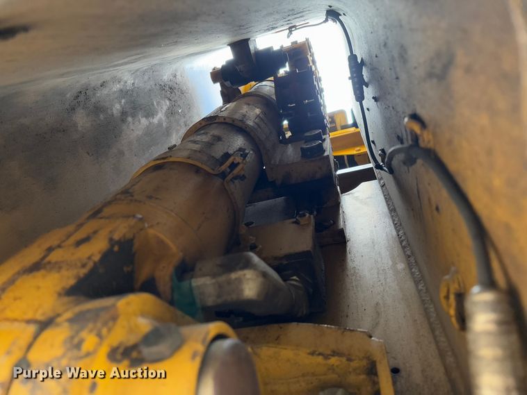 image for item FB3179 2018 Caterpillar 349FL excavator