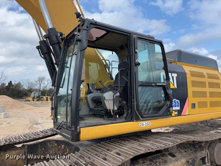 image for item FB3179 2018 Caterpillar 349FL excavator