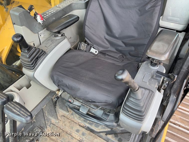 image for item FB3179 2018 Caterpillar 349FL excavator