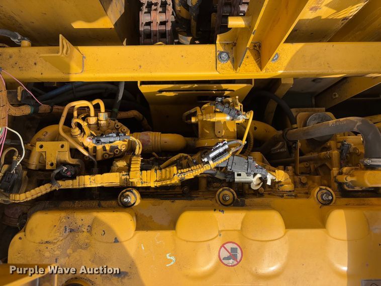 image for item FB3179 2018 Caterpillar 349FL excavator