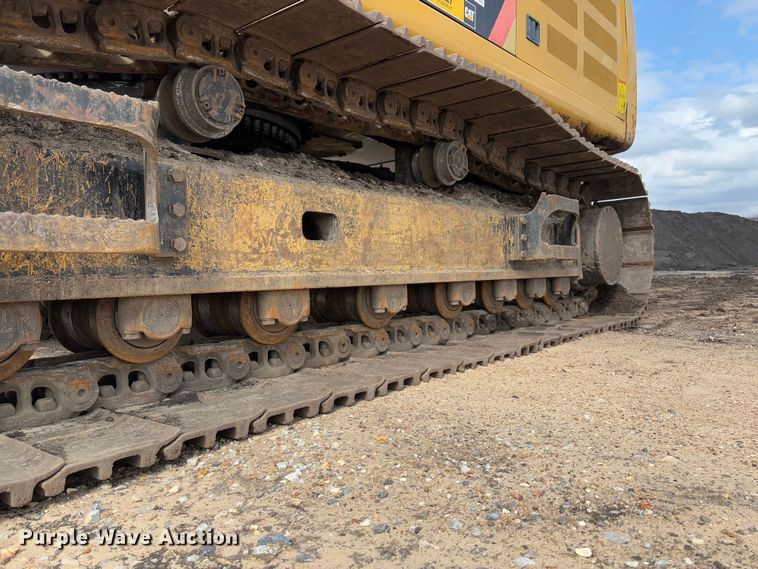 image for item FB3179 2018 Caterpillar 349FL excavator