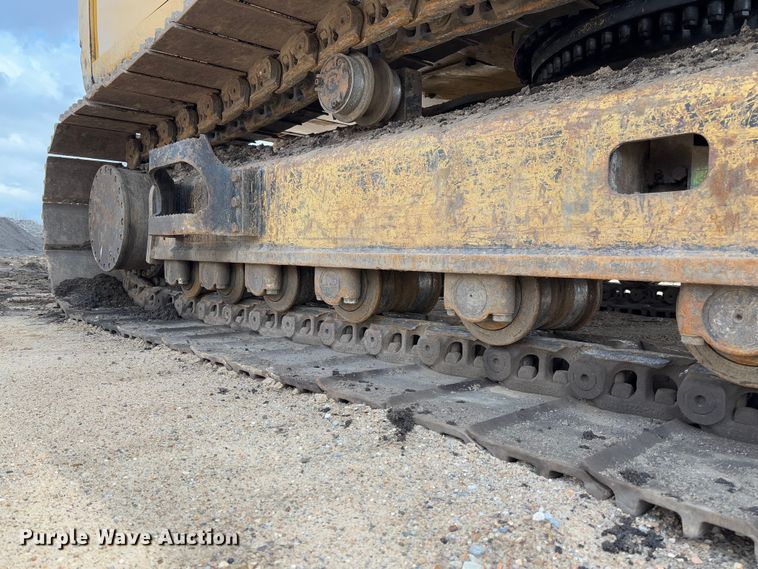 image for item FB3179 2018 Caterpillar 349FL excavator