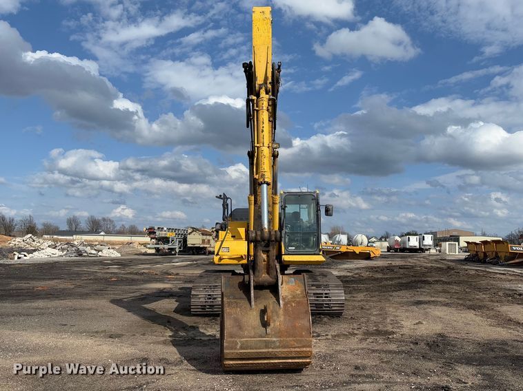 image for item FB3180 2016 Komatsu PC240LC-11 excavator