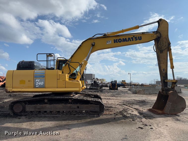 image for item FB3180 2016 Komatsu PC240LC-11 excavator