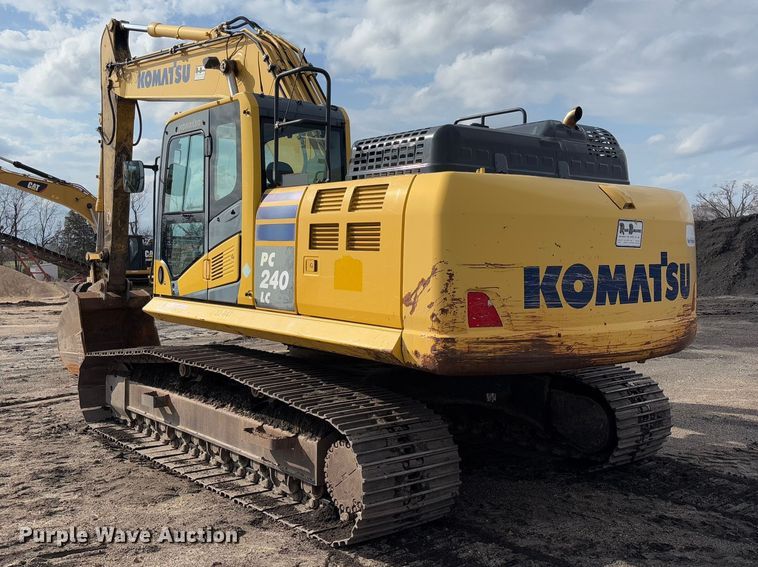 image for item FB3180 2016 Komatsu PC240LC-11 excavator