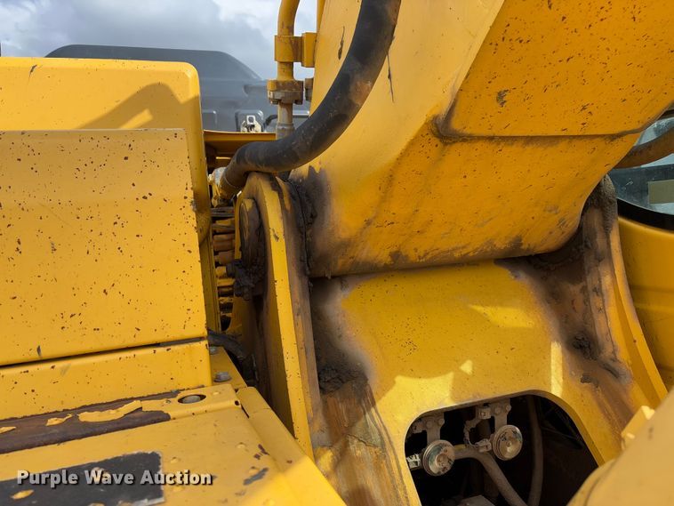 image for item FB3180 2016 Komatsu PC240LC-11 excavator