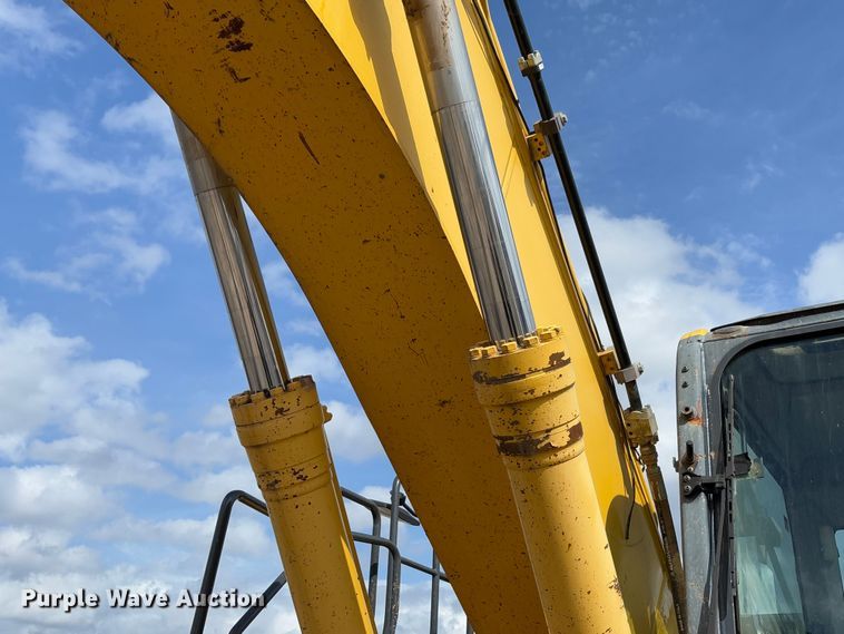 image for item FB3180 2016 Komatsu PC240LC-11 excavator