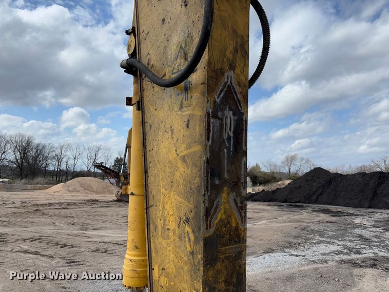 image for item FB3180 2016 Komatsu PC240LC-11 excavator