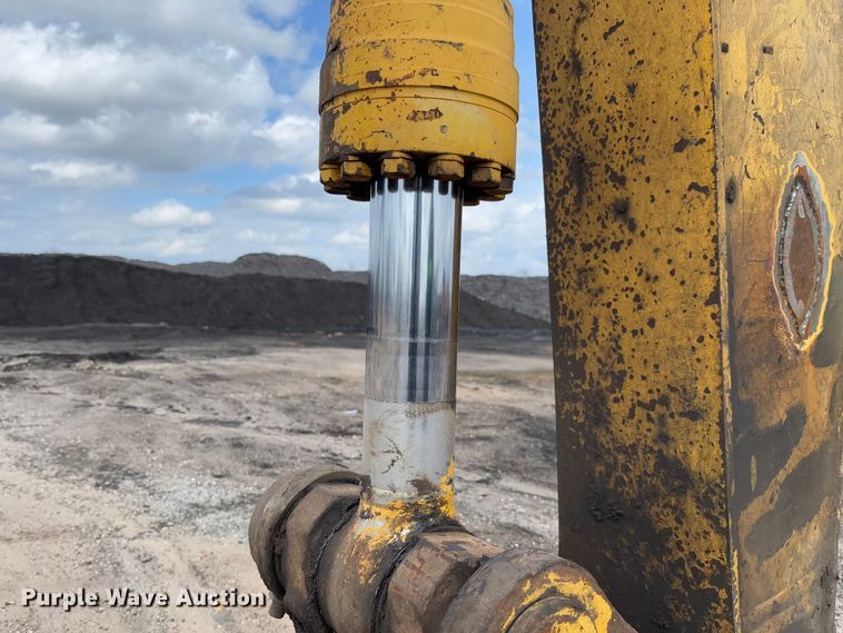 image for item FB3180 2016 Komatsu PC240LC-11 excavator