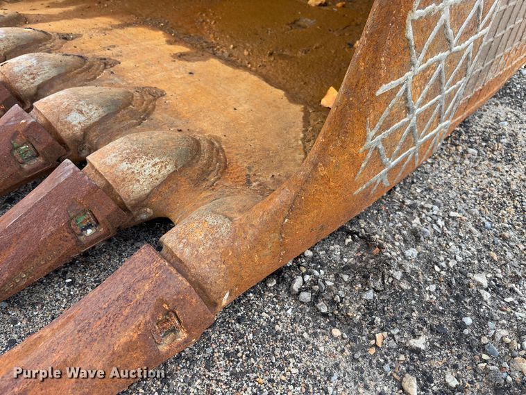 image for item FB3180 2016 Komatsu PC240LC-11 excavator