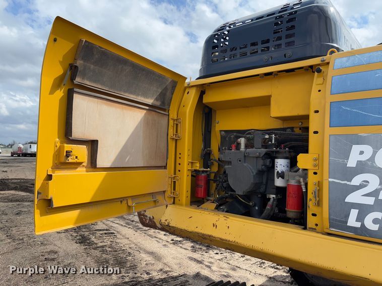 image for item FB3180 2016 Komatsu PC240LC-11 excavator