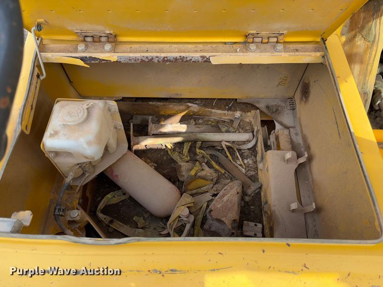 image for item FB3180 2016 Komatsu PC240LC-11 excavator