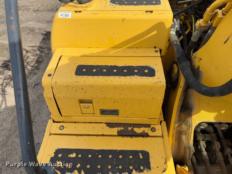 image for item FB3180 2016 Komatsu PC240LC-11 excavator