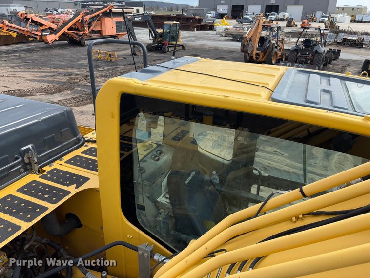 image for item FB3180 2016 Komatsu PC240LC-11 excavator