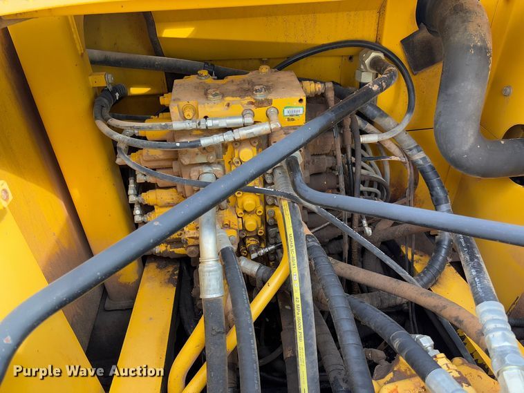 image for item FB3180 2016 Komatsu PC240LC-11 excavator