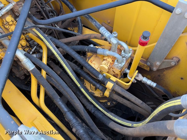 image for item FB3180 2016 Komatsu PC240LC-11 excavator