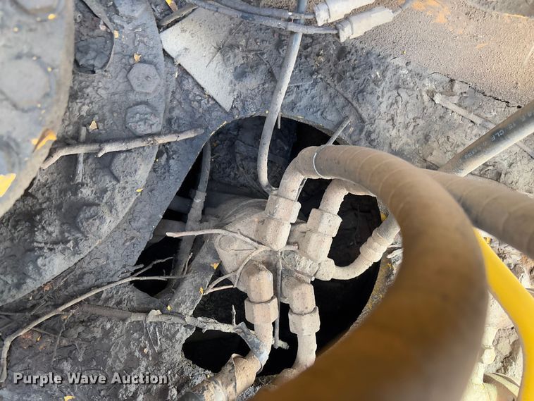 image for item FB3180 2016 Komatsu PC240LC-11 excavator