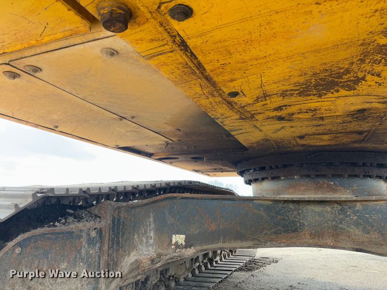 image for item FB3180 2016 Komatsu PC240LC-11 excavator