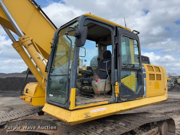 image for item FB3180 2016 Komatsu PC240LC-11 excavator