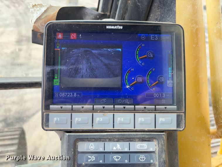 image for item FB3180 2016 Komatsu PC240LC-11 excavator