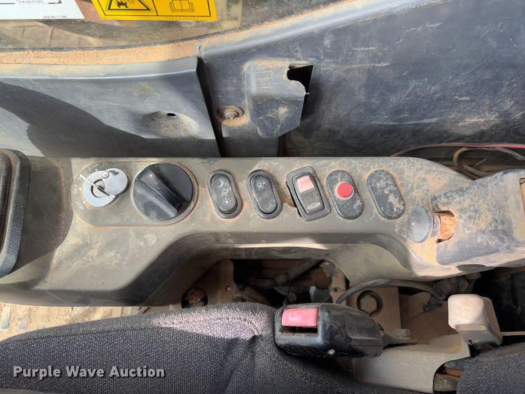 image for item FB3180 2016 Komatsu PC240LC-11 excavator