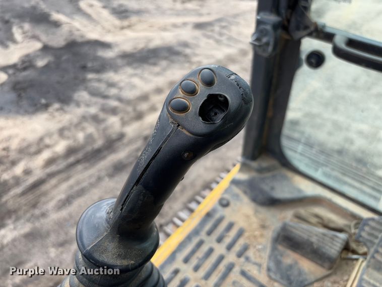 image for item FB3180 2016 Komatsu PC240LC-11 excavator