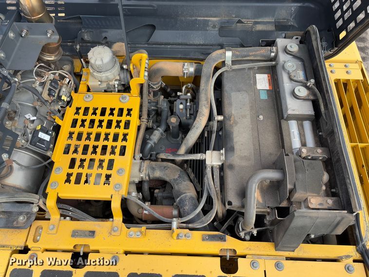 image for item FB3180 2016 Komatsu PC240LC-11 excavator