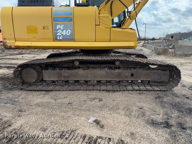 image for item FB3180 2016 Komatsu PC240LC-11 excavator