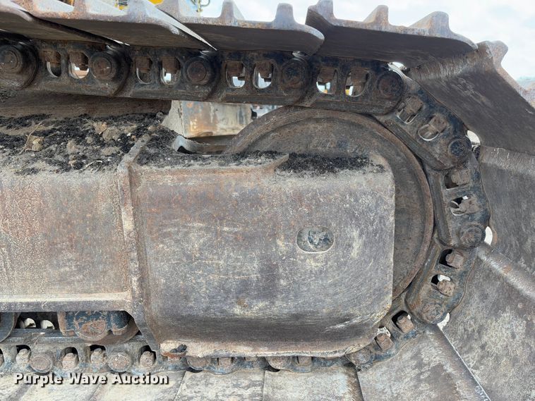 image for item FB3180 2016 Komatsu PC240LC-11 excavator